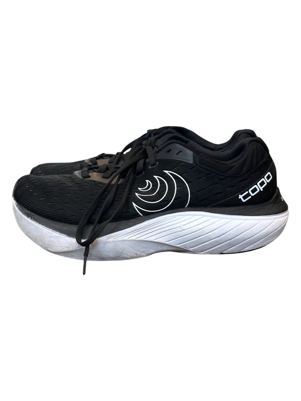 Topo Athletic Atmos Road Running Shoes in Black/White Women’s 9